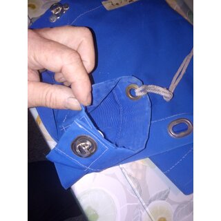 Rollfockkleid 706cm x 31cm aus Stoff gebraucht, kein Rei�verschluss Kn�pfe zum Verschlissen.