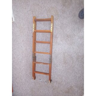 112cm hohe Holz Badeleiter 6 Stufen, 89 / 44cm eingeklappt, breite 33cm Innen 28,5cm zum Anh�ngen abnehmbar incl. 2 x Befestigung  die eine Verriegelung ist defekt Gebraucht sollzte geschliffen und Farbe bekommen
