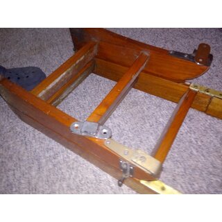 112cm hohe Holz Badeleiter 6 Stufen, 89 / 44cm eingeklappt, breite 33cm Innen 28,5cm zum Anh�ngen abnehmbar incl. 2 x Befestigung  die eine Verriegelung ist defekt Gebraucht sollzte geschliffen und Farbe bekommen