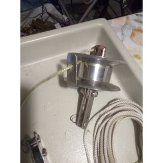 VA Rollfockanlage eines 7m Segelboot gebraucht, Trommel Auen  109mm, hhe 100 bis 160mm. Topwirbel 116 bis 142mm hoch.