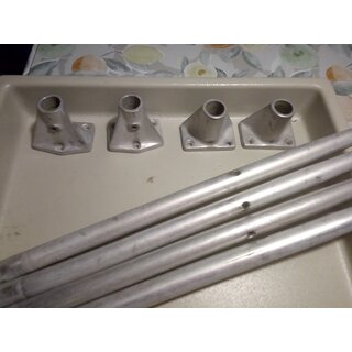 4x Relingsst�tze incl. Fu� ca. 62cm unten � 25mm, Grundplatte der F��e ca. 8,3 x 6cm gebraucht