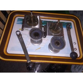 2 x Gibb England Winch incl. Kurbel Fallen Schoten � Taubereich 51 Sockel 77mm, auf Sockel 14 x 10cmcm, Drehrichtung Uhrzeiger, gebraucht okay