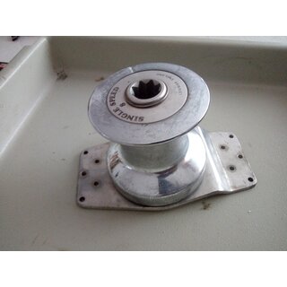 1 x Lewmar 8er Winch � 65 Taubereich 106mm auf VA Sockel...