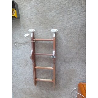 90cm hohe Holz Badeleiter 4 Stufen,  47cm eingeklappt, breite 33cm Innen 28,5cm zum Anh�ngen abnehmbar incl. 2 x Befestigung  Gebraucht