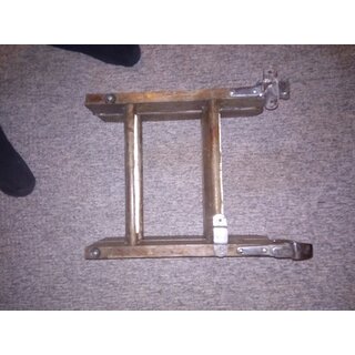 84cm hohe Holz Badeleiter 4 Stufen,  45cm eingeklappt, breite 34,5cm Innen 30cm zum Anh�ngen abnehmbar incl. 2 x Befestigung  Gebraucht sollte geschliffen und ge�lt gestrichen werden.