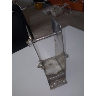 Mastfu System zum Legen,  Mast bis 76mm breite. Grundflche 17 x 8cm, Hhe 26cm Innen bis Bolzen 18cm Gebraucht