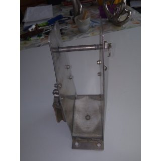 Mastfu System zum Legen,  Mast bis 76mm breite. Grundflche 17 x 8cm, Hhe 26cm Innen bis Bolzen 18cm Gebraucht
