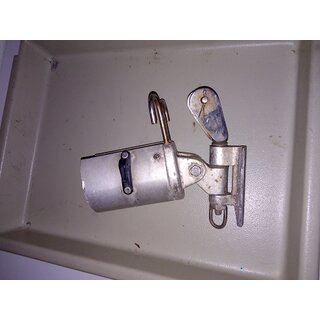 Lmmelbeschlag Schiene Alu 25cm lang 20mm breit unten 40mm. Bolzen in Baum  6mm