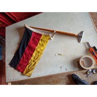 Flagge 28 x 43 cm Flaggenstock 57cm incl. Fu Gebraucht Flagge hat Lcher