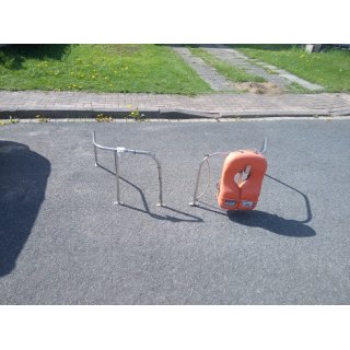 Geteilter Heckkorb  20mm incl Rettungskragen mit Halterung, 51,5cm hoch. Der Abstand unten an den Aufnahmen Mitte 37cm hinten zu 73 cm Seitlich. Der Abstand der Befestigungsplatten hinten 28 zu 45cm gebraucht