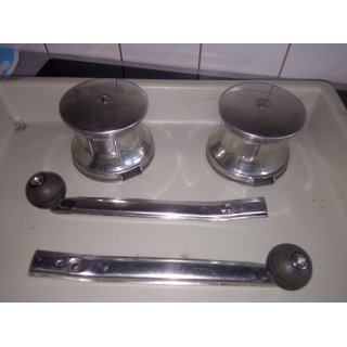 2 x Andersen Winsch 101 incl 2 Kurbeln.  85mm Taubereich, 110mm Sockel  gebraucht Drehrichtung eine links eine rechts gebraucht