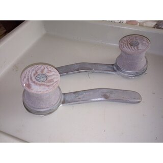 2 x Tuph Fittings England  68mm Taubereich 96mm Drehrichtung Uhrzeiger, 2 Knarrringe Innen, Gebraucht funktionieren leider habe ich keine Kurbel